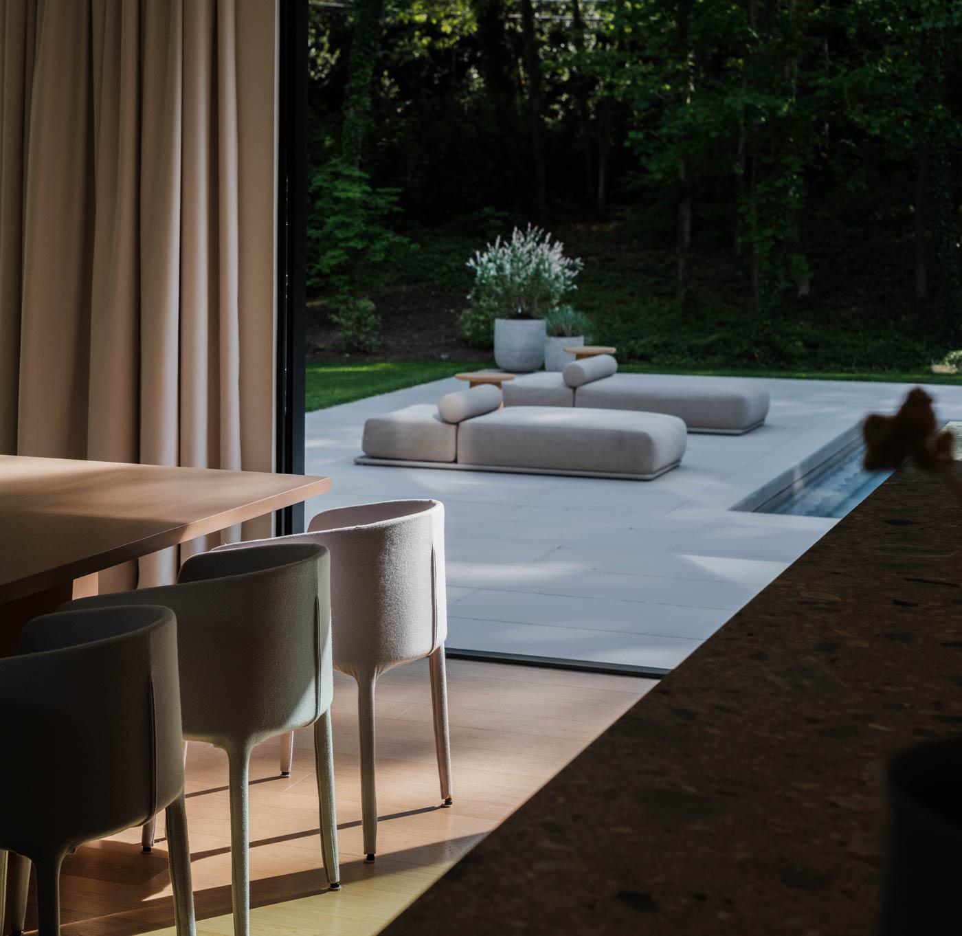 indoor-outdoor scandi-inspired new york home kitchen and pool