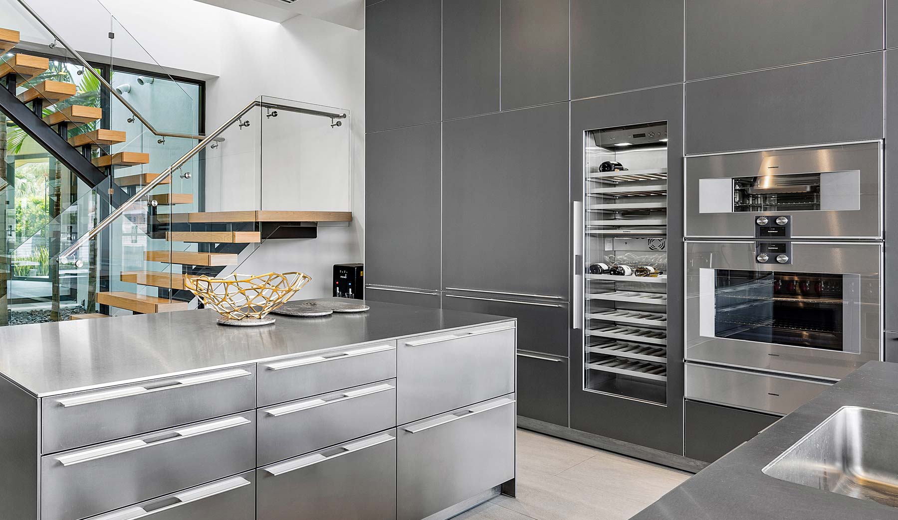 https://www.theupstudio.com/img/infinityhouse/modern-home-design-costs-for-expansive-kitchen-appliance-packages.jpg
