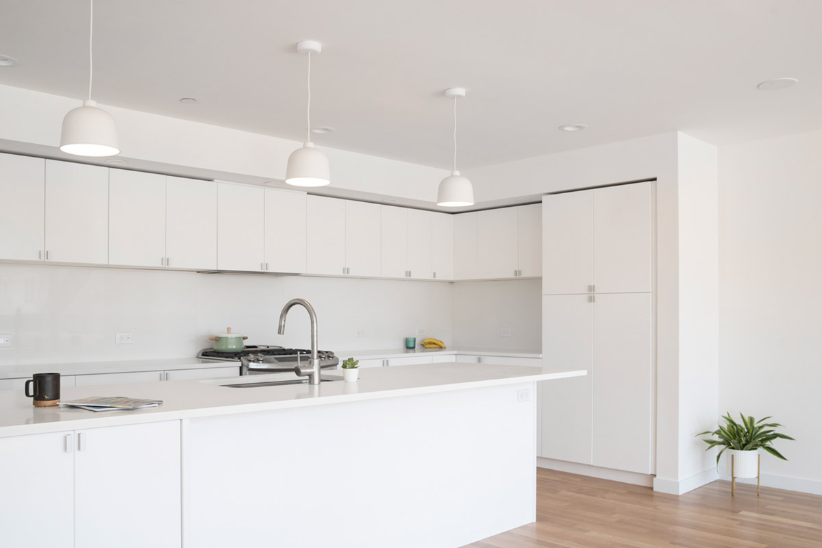 Long Island Modern Interior Architecture for Minimal Beach House Kitchen